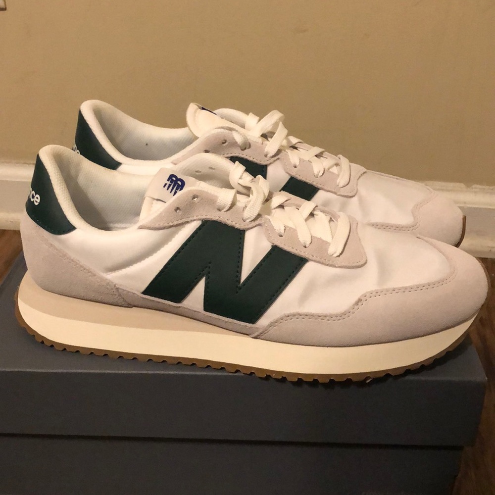New Balance 237